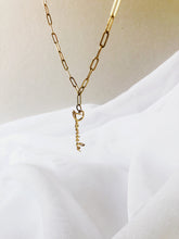 Cargar imagen en el visor de la galería, Angelica&#39;s - vertical name necklace
