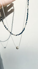 Cargar imagen en el visor de la galería, Midnight necklace | Collar cristales azul marino y plateados | Plata 925
