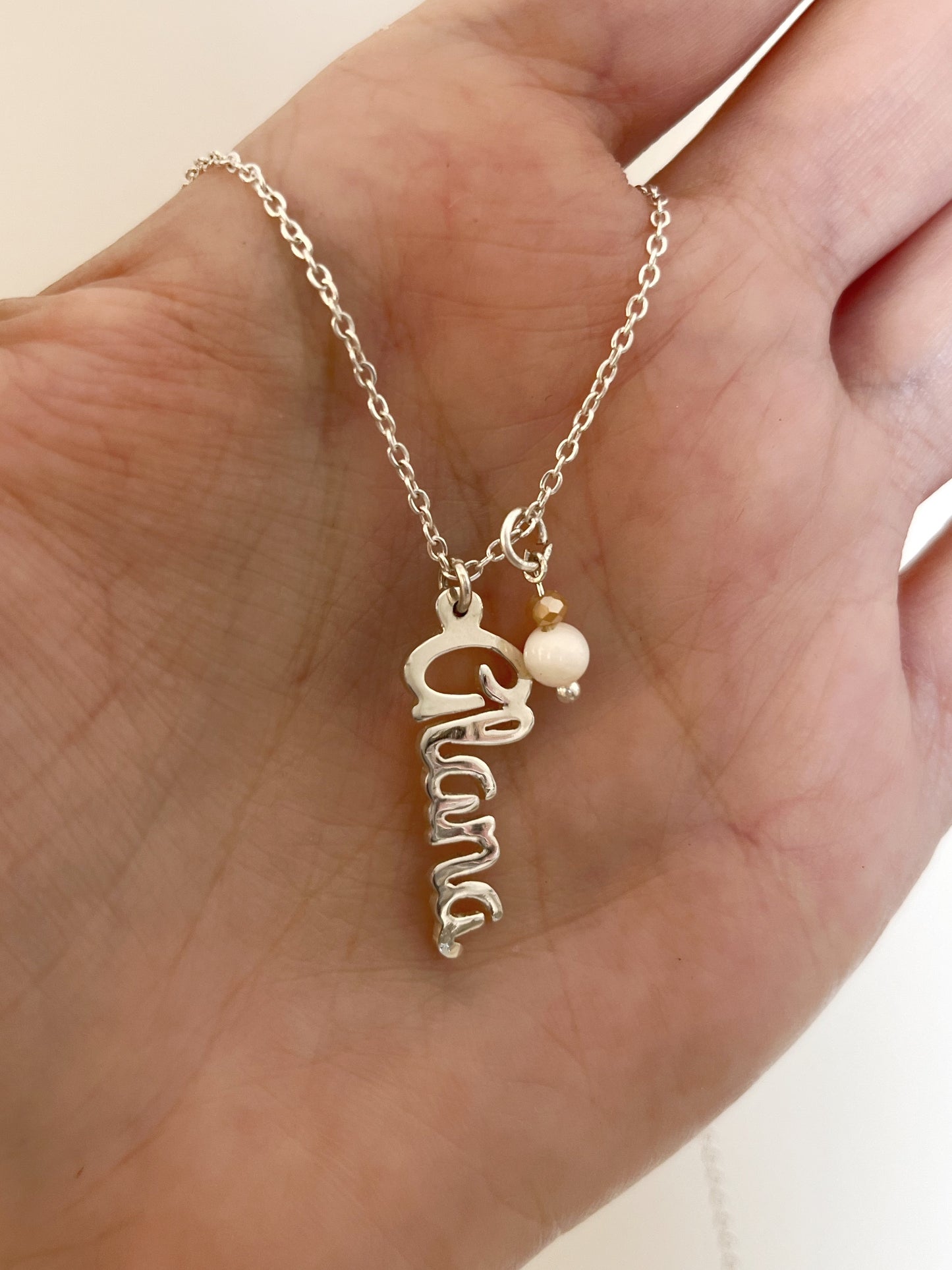 Grand - Vertical name necklace | Collar personalizado