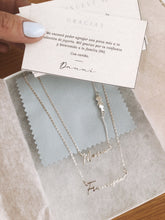 Load image into Gallery viewer, Angelica&#39;s - horizontal name necklace | Collar nombre personalizado
