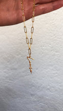 Cargar imagen en el visor de la galería, Angelica&#39;s - vertical name necklace
